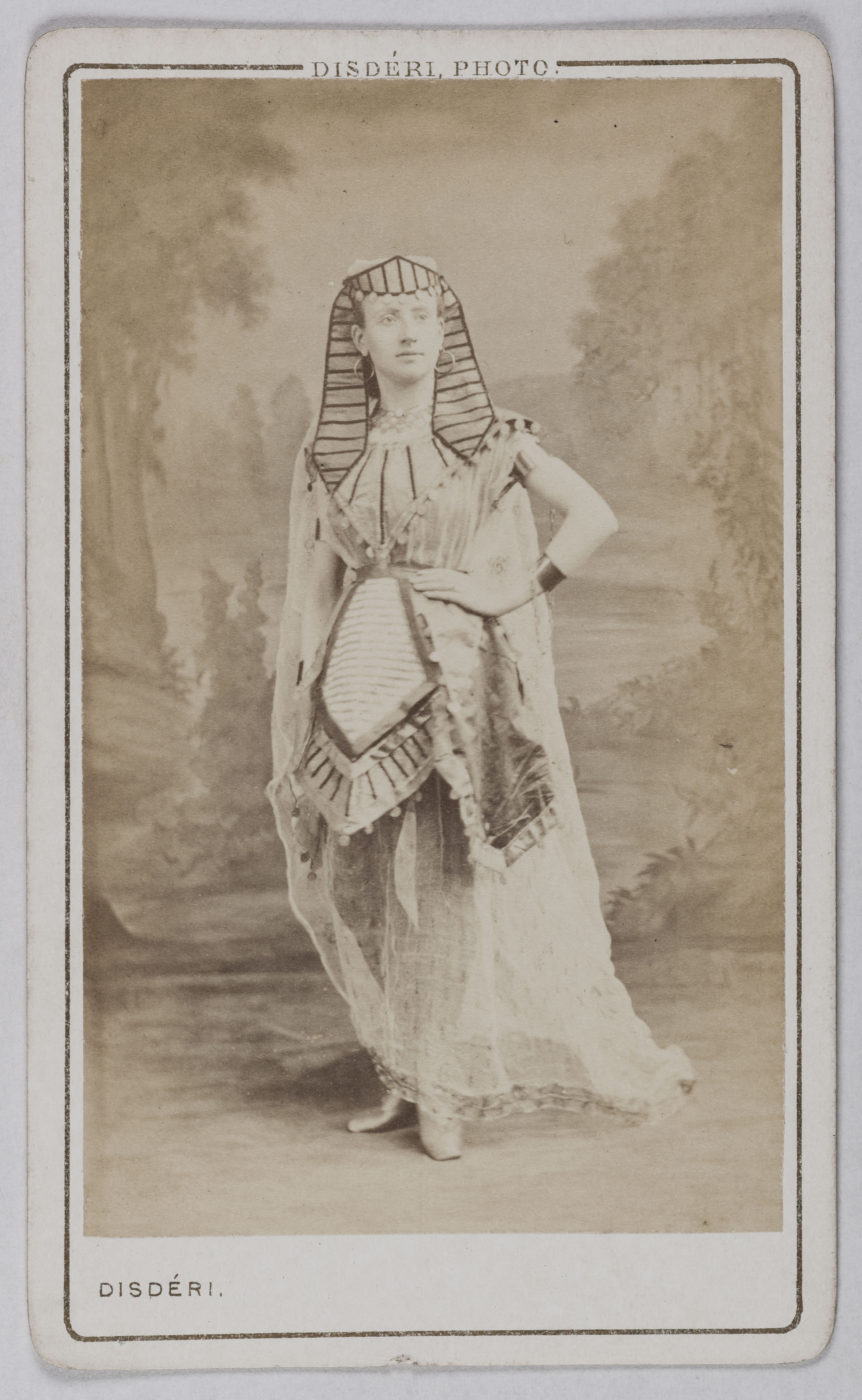 André-Adolphe-Eugène Disdéri, Portrait de Galley (actrice)