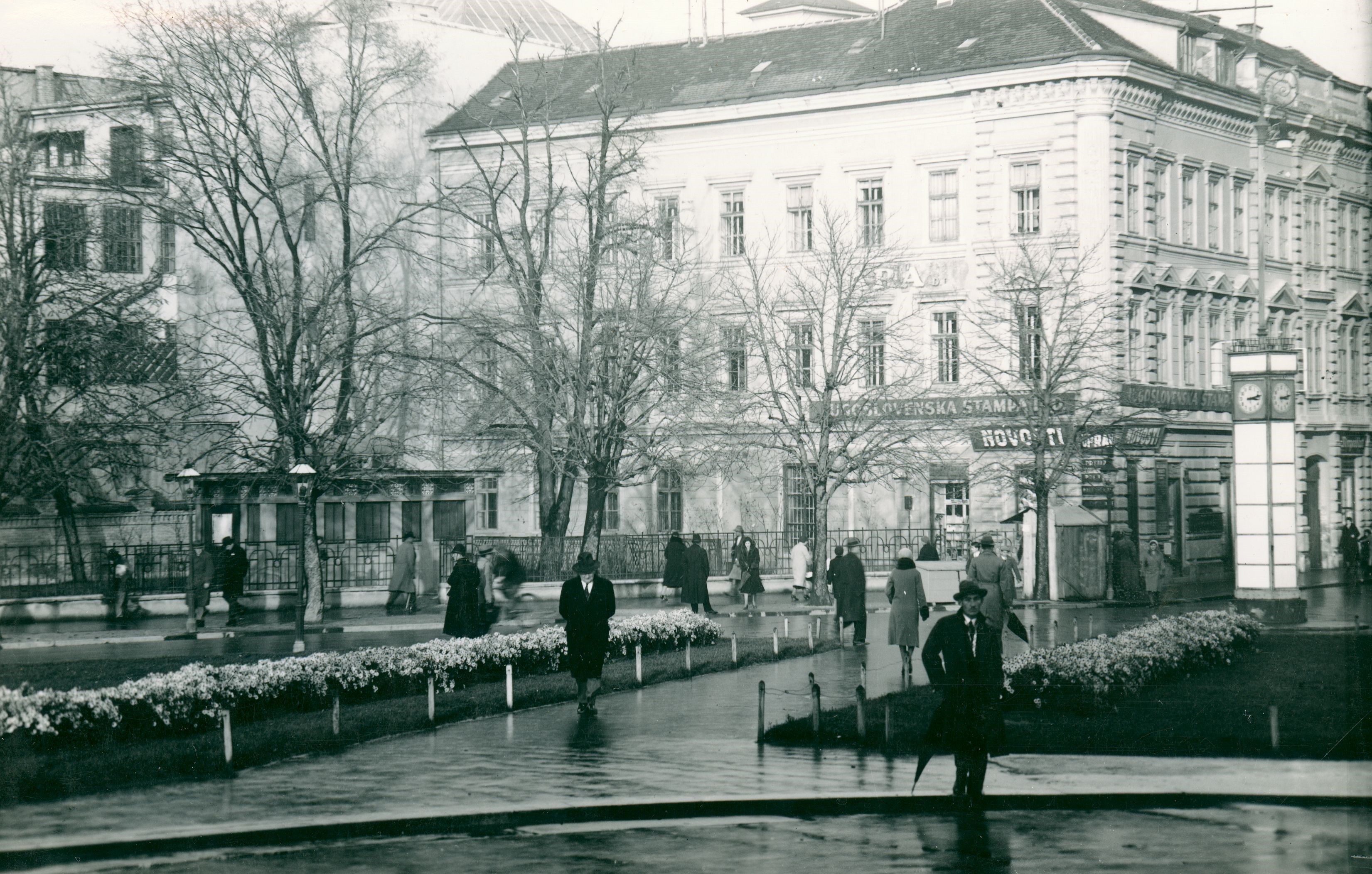 Vladimir Horvat, Zagreb (Trg maršala Tita) - Zdanje "Jugoštampe" i "Novosti"