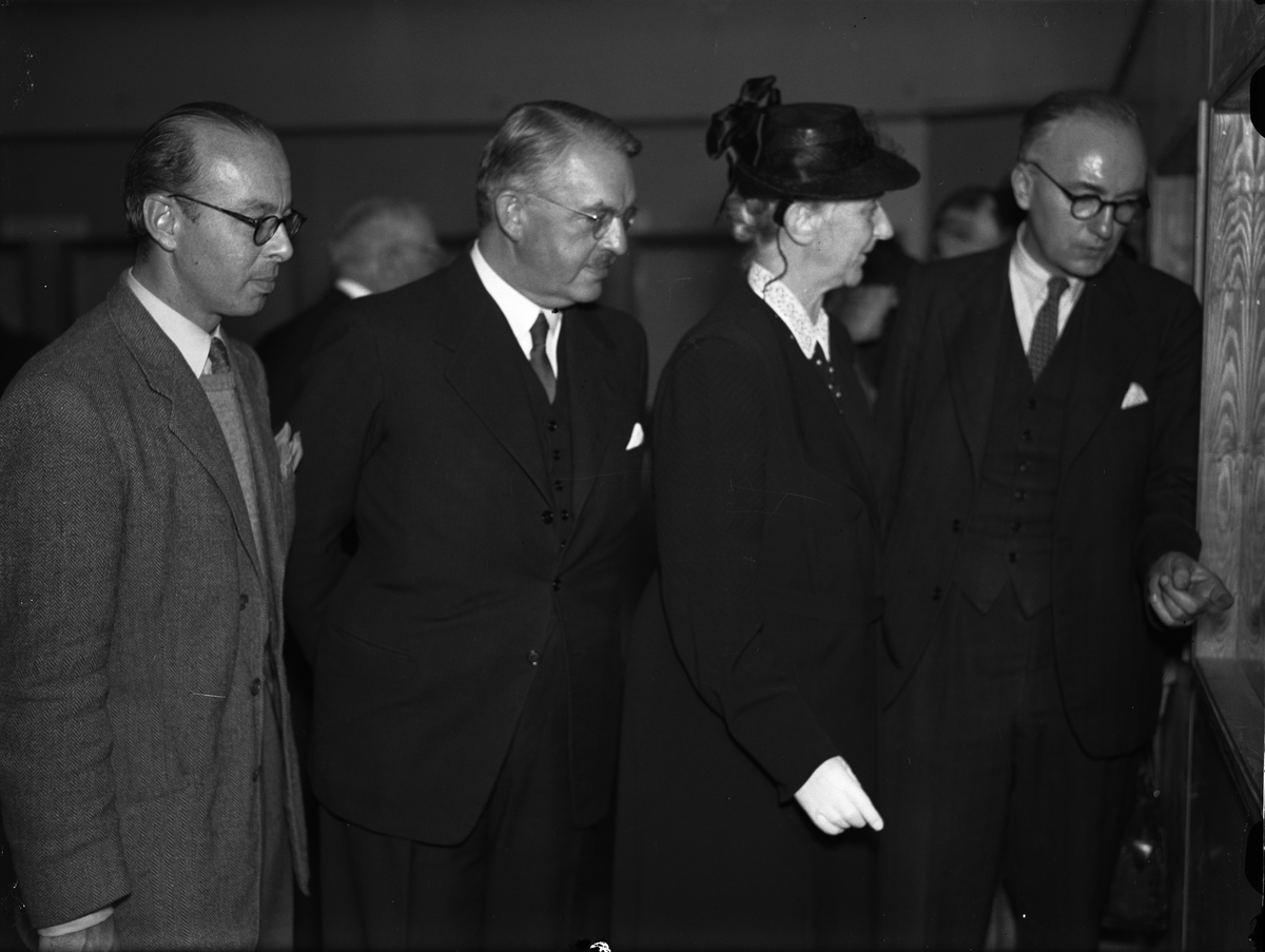 Paul Sandberg, Intendent Nils Aalenius, County Countryside Hilding Kjellman, Dagmar Kjellman and Unknown Man, Probably at the Consecration of Silver Exhibition at Uppsala Fabriks- and Crafts Association, Nedre SlottsInt, Uppsala 1944