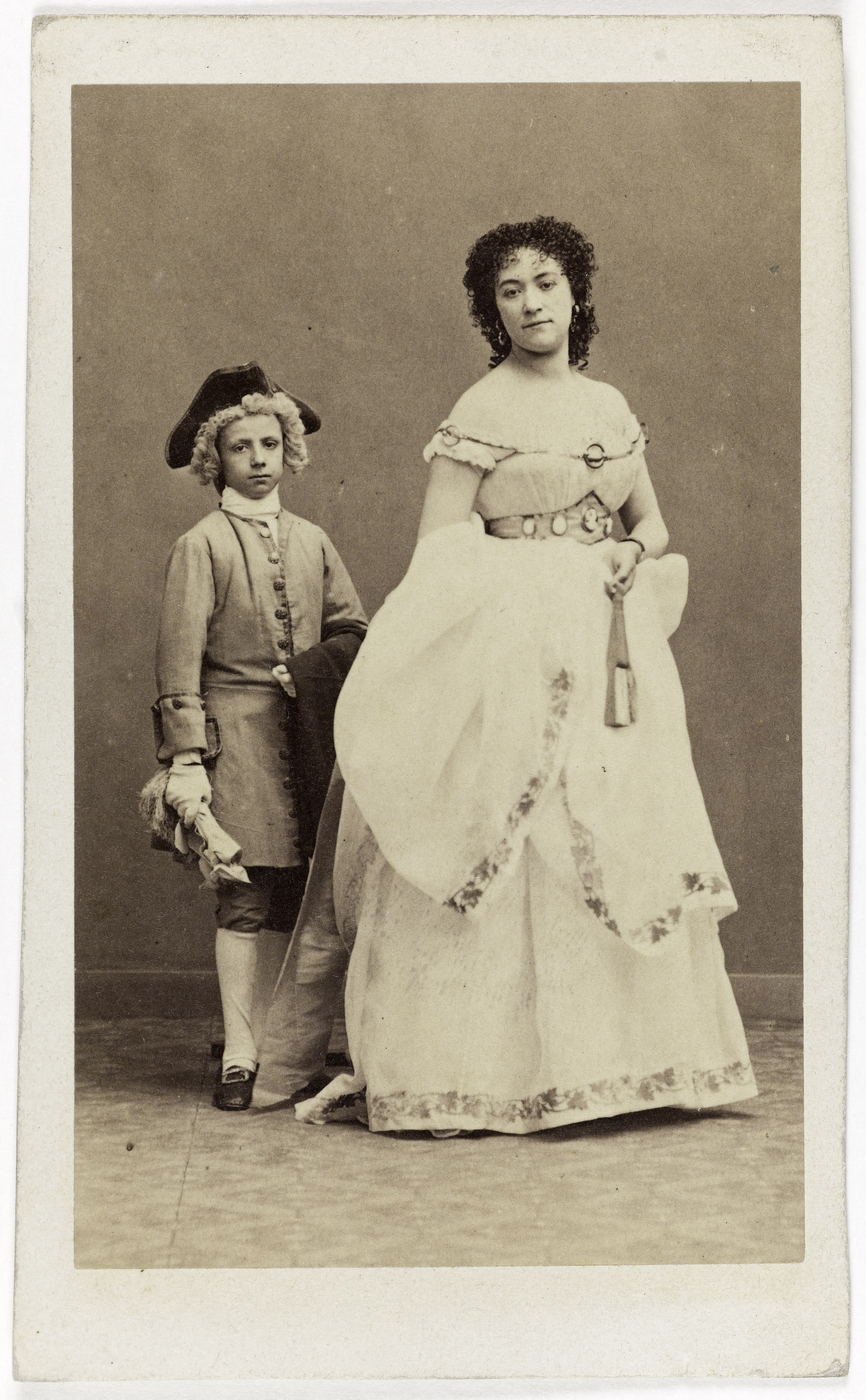 André-Adolphe-Eugène Disdéri, Portrait de Louise Marquet, danseuse à l'Opéra entre 1852 et 1870.