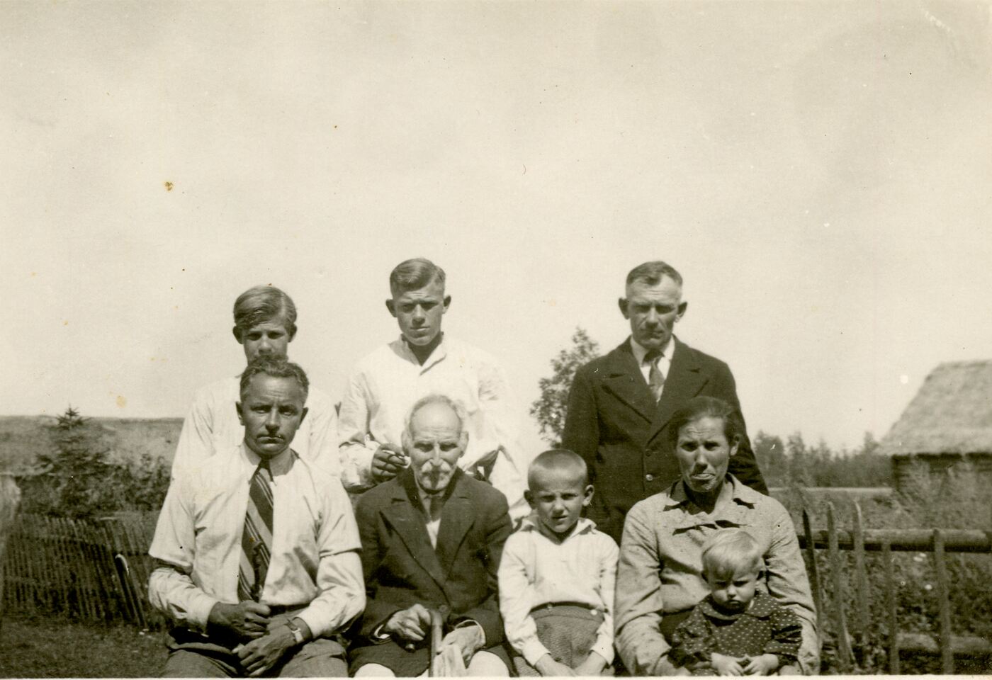 Nežinomas fotografas, Savučių Paliulių šeima