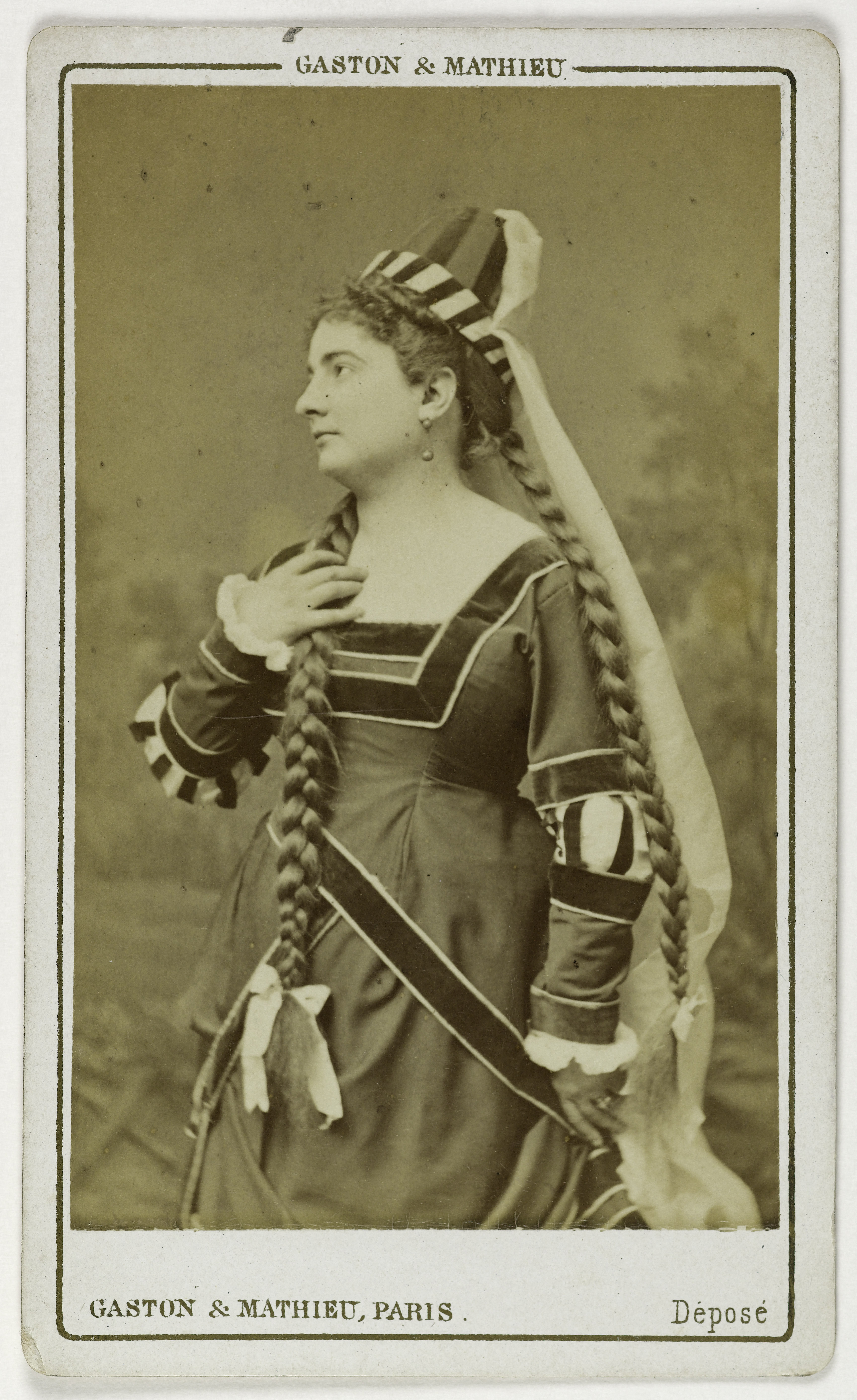Gaston & Mathieu, Portrait de Geoffroy Coraly, (actrice)