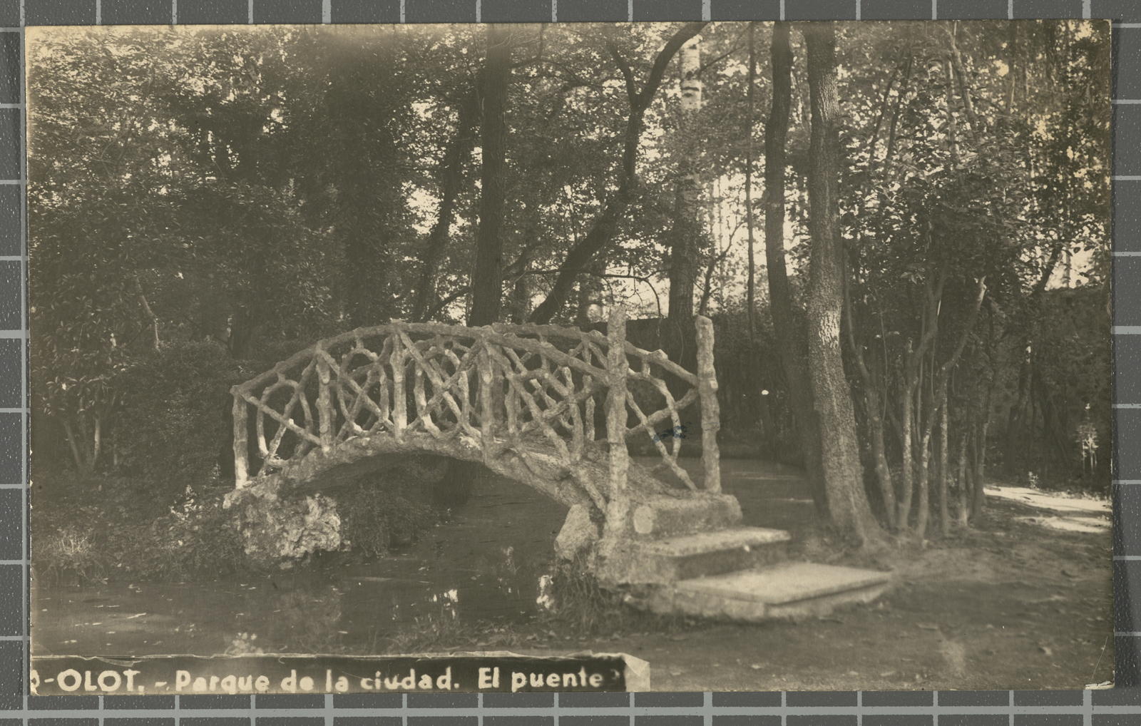 Desconegut, (...) -Olot. - Part of the city. The bridge