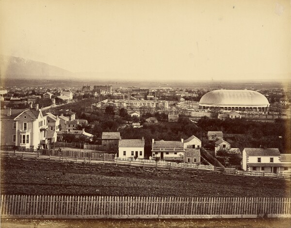 Unknown, [View of Salt Lake Tabernacle and city]