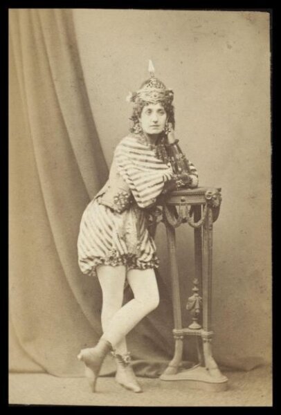 London Stereoscopic and Photographic Company, Guy Little Theatrical Photograph