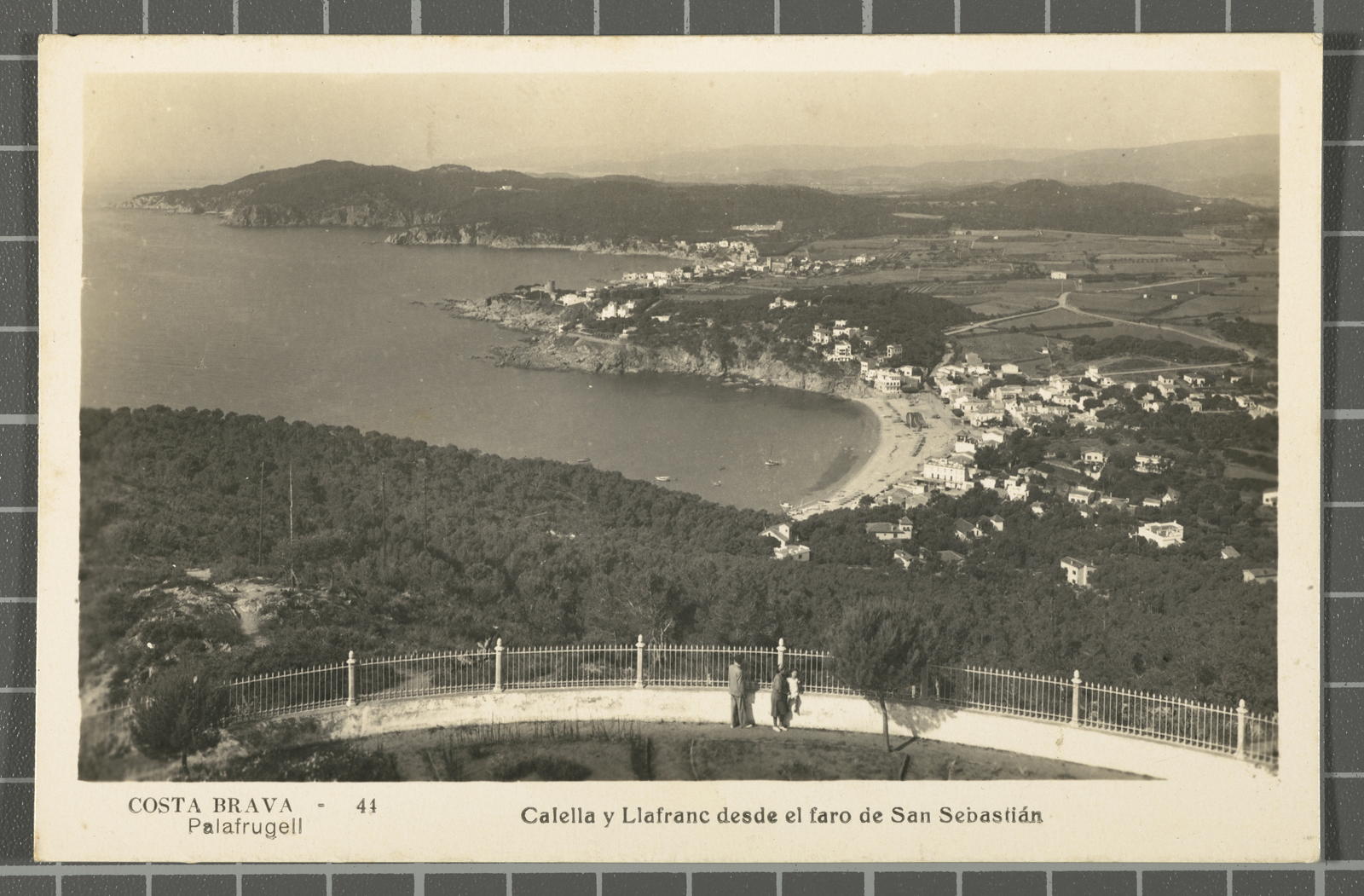 Desconegut, Costa Brava - 44 Palafrugell. Calella y Llafranc desde el faro de San Sebastián
