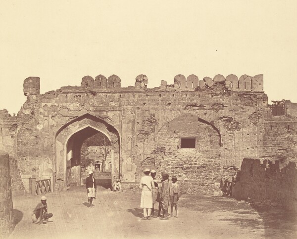 Felice Beato, [Cashmere Gate. Front view]