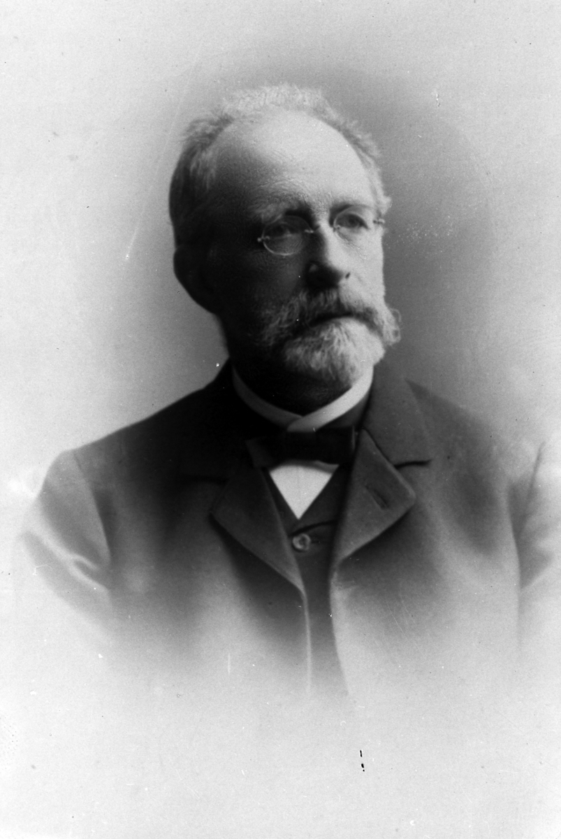 Christian Grundseth, GLØERSEN LÆRER, HALVFIG. , 25186