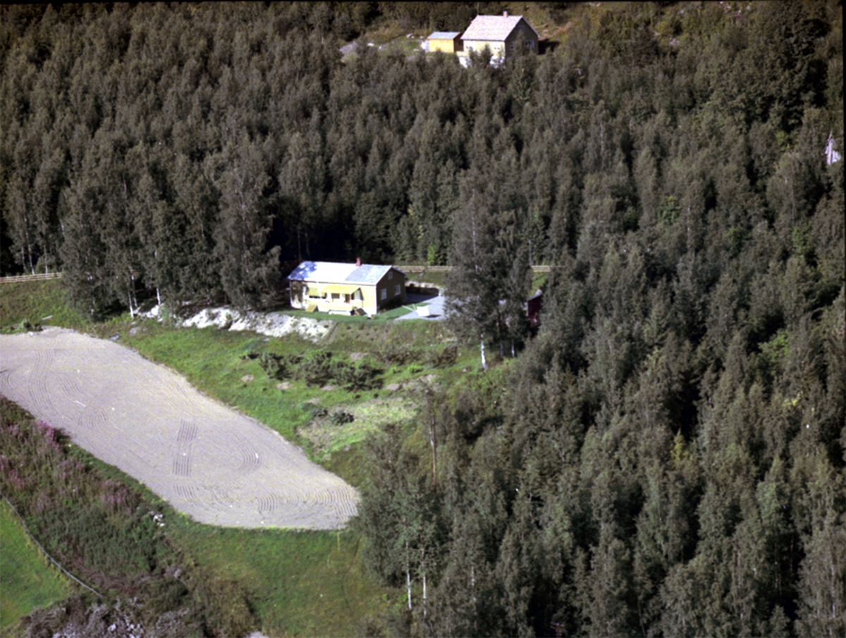 Widerøes Flyveselskap A/S, FLYFOTO NØTTESTAD, VALLSET