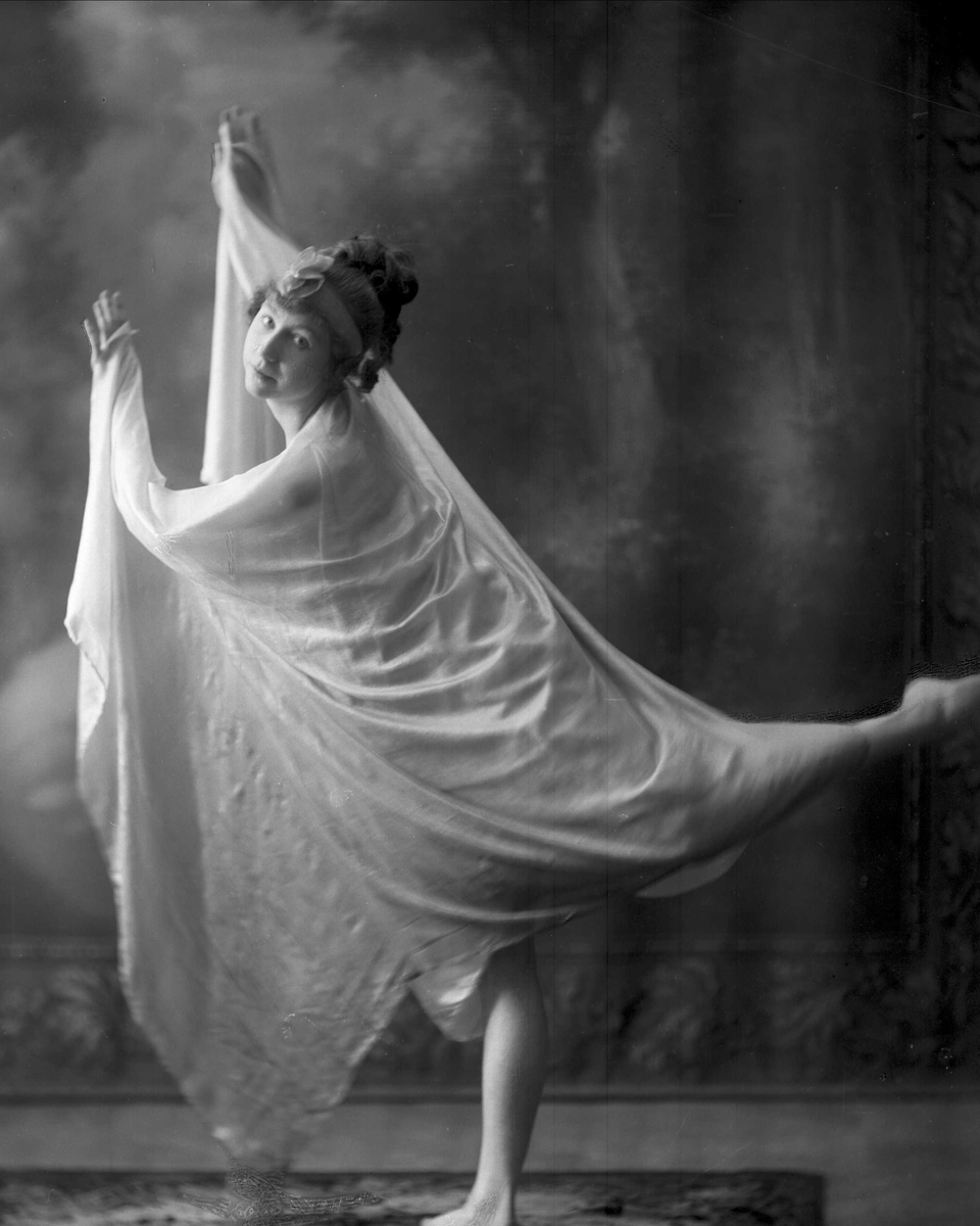 Gustav Borgen, Portrett, frøken Kitty Normann, danser.