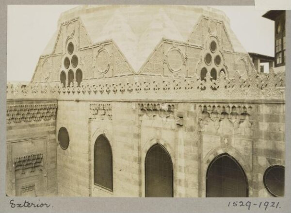 K.A.C. Creswell, Exterior façade and transitional zone of dome at the mausoleum of Mamluk Sultan Qansuh al-Ghawri, Cairo