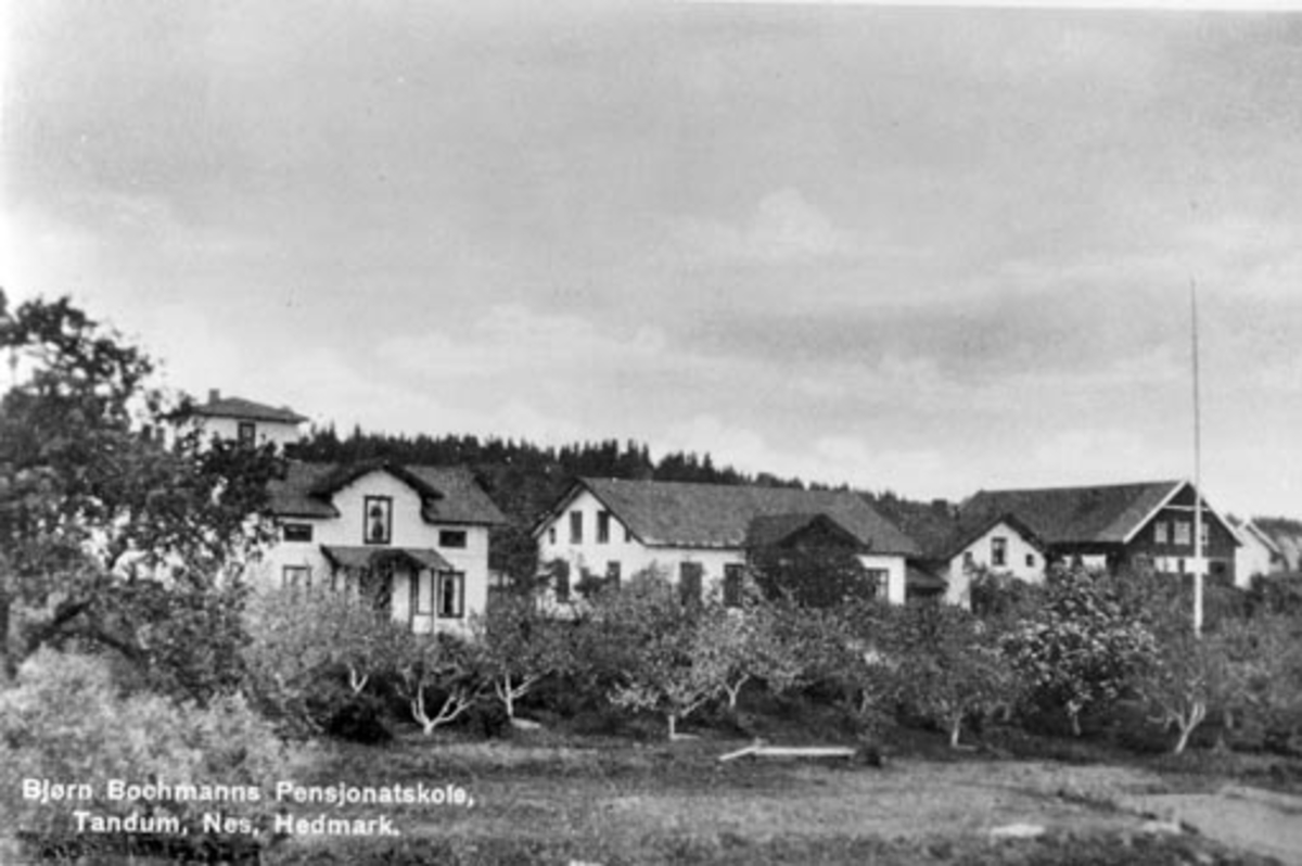 Anno Domkirkeodden, Eksteriør, Bjørn Bochmanns pensjonatskole, Tandem, Nes, Hedmark.