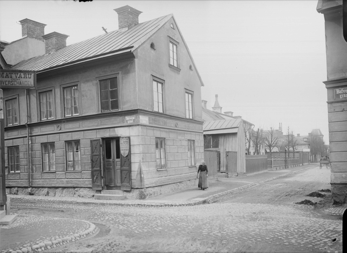 Alfred Dahlgren, Bäverns gränd i korsningen med Dragarbrunnsgatan, Kungsängen, Uppsala 1901 - 1902