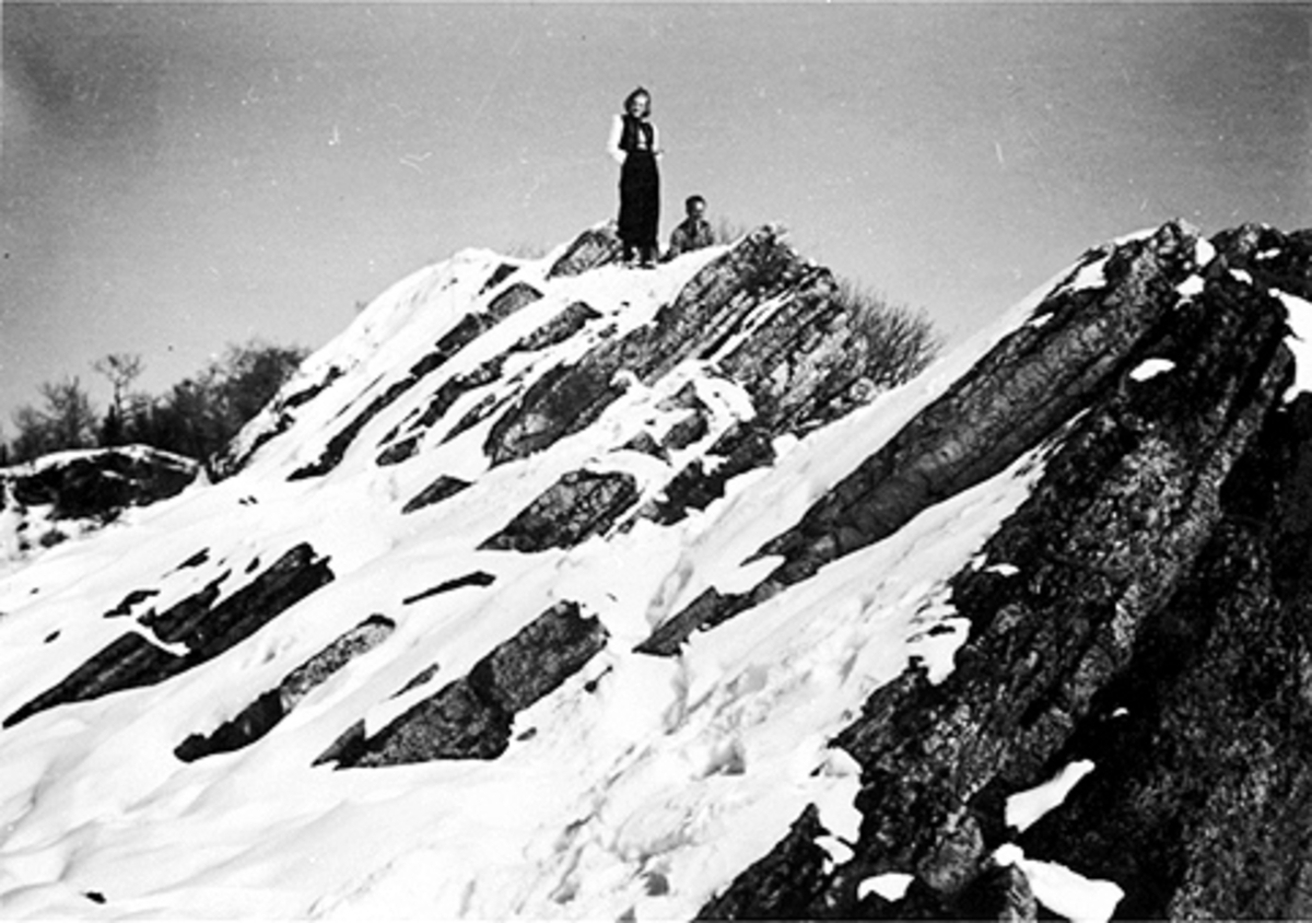 Anno Domkirkeodden, DAME, MANN, TOPPEN AV GEITERYGGEN, VINTER, DOMKIRKEODDEN