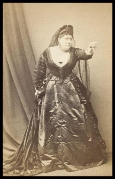 London Stereoscopic and Photographic Company, Guy Little Theatrical Photograph