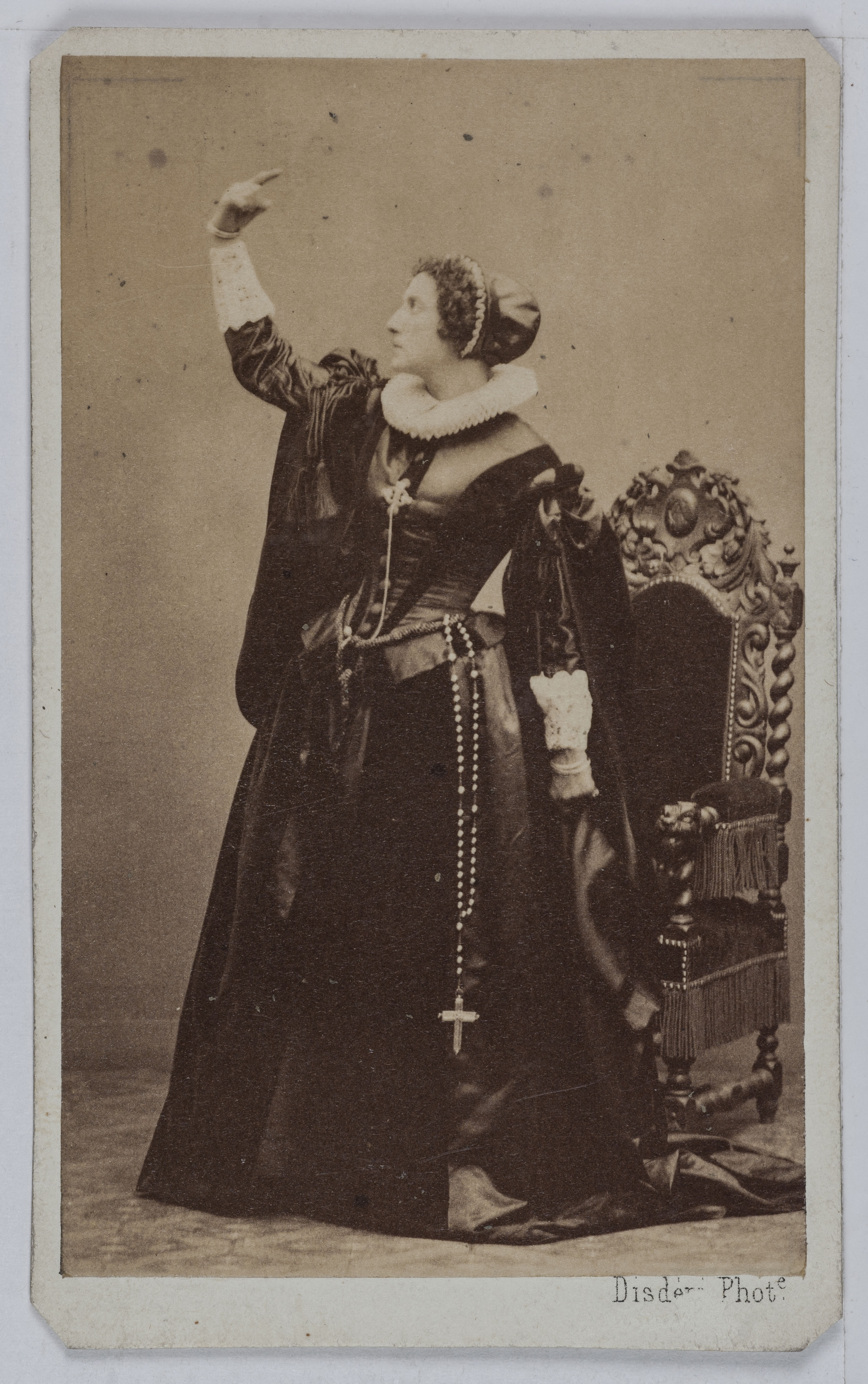 Disderi & Cie, Portrait d'Adélaïde Ristori (1822-1906), tragédienne italienne, en Marie Stuart ?