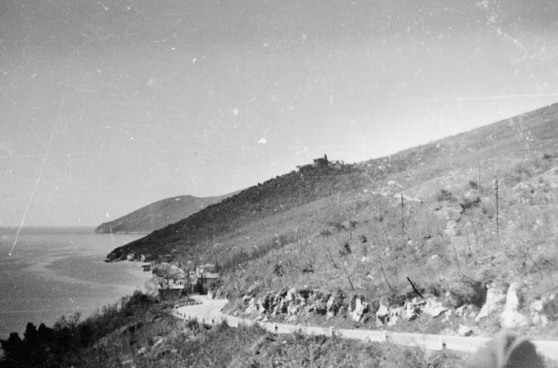 Branko Fučić, Mošćenice, panorama liburnijske obale, situacija u krajoliku, pogled sa sjeverne strane