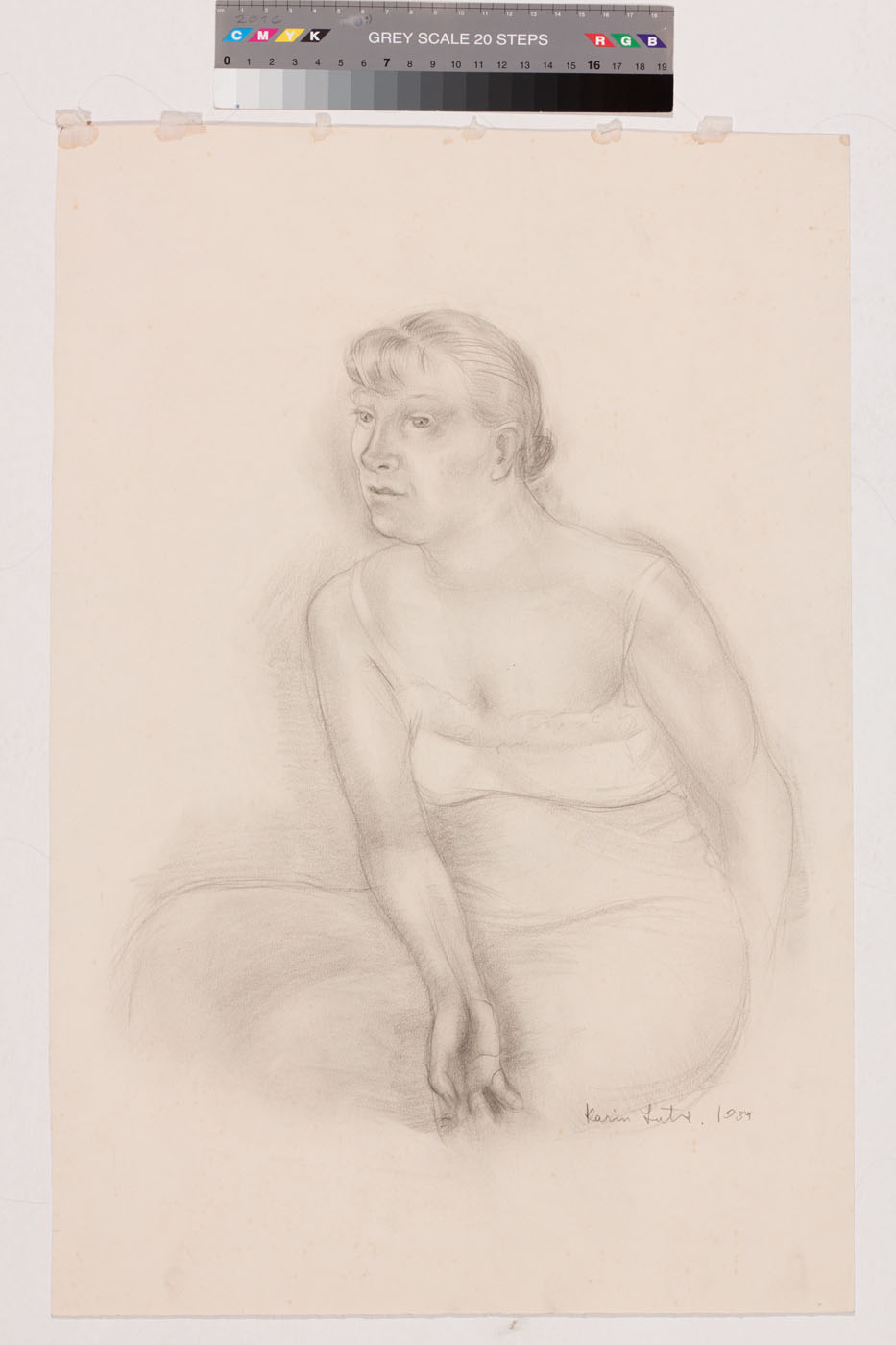Karin (autor) Luts, Istuv naine kombinees/Baretiga naise figuur