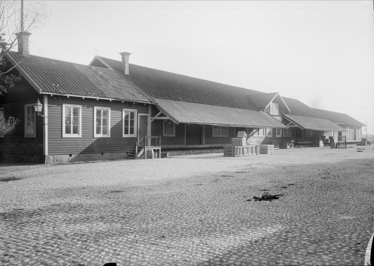 Alfred Dahlgren, Järnvägens godsmagasin mot norr, Uppsala 1901 - 1902