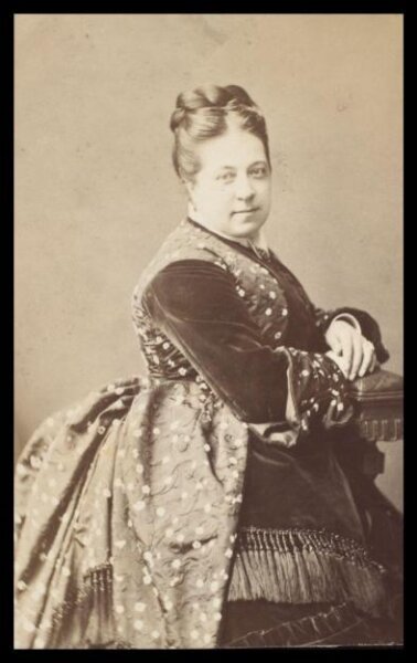 London Stereoscopic and Photographic Company, Guy Little Theatrical Photograph
