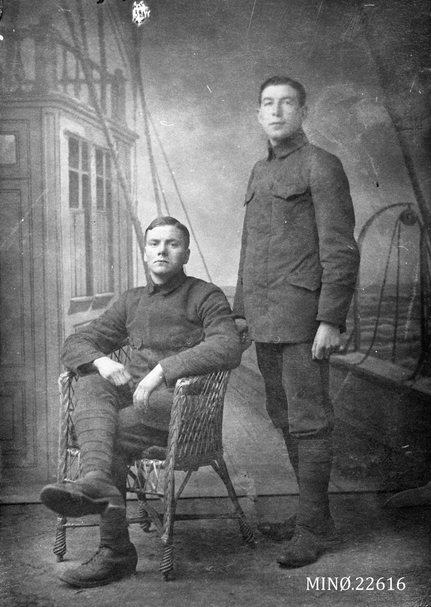 Ukjent, Portrett av to unge menn i unofrom - Eilif Losgård og Emil Graneng