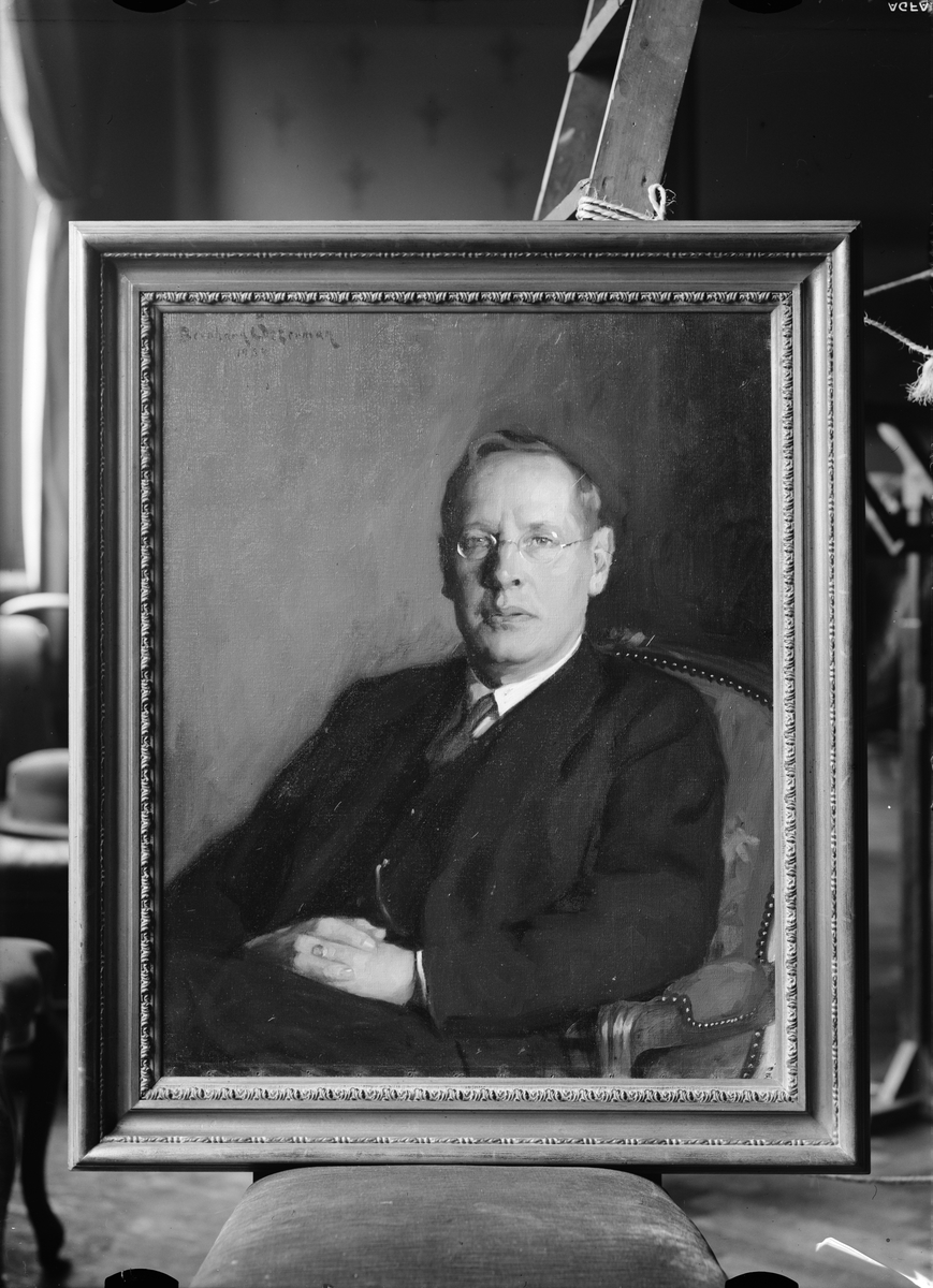 Paul Sandberg, Oil painting - Södermanlands-Nerike’s inspector Professor Jöran Sahlgren signed Bernhard Österman 1934