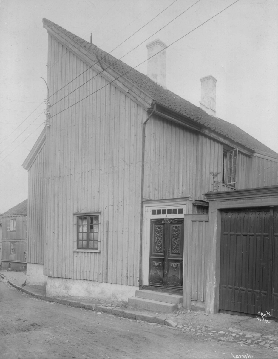 Anders Beer Wilse, Larvik 2.