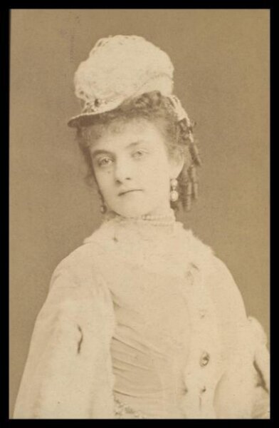 London Stereoscopic and Photographic Company, Guy Little Theatrical Photograph