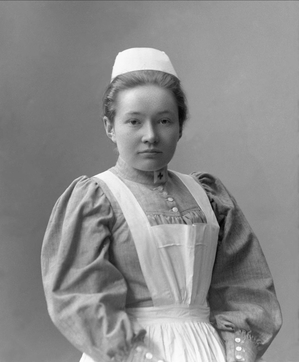 Gustav Borgen, Portrett, kvinne i sykepleieruniform. Frk Fleischer.