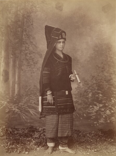 Felice Beato, Palaung Woman