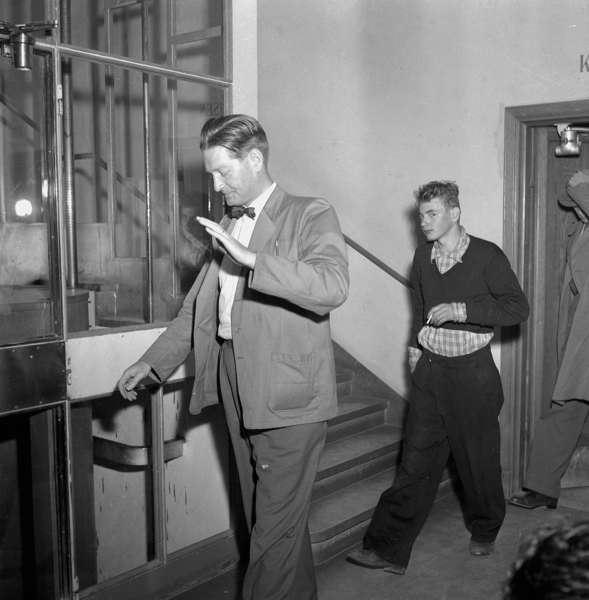 Örebro Kuriren, Desperado belägrar Hakon. Oktober 1956.