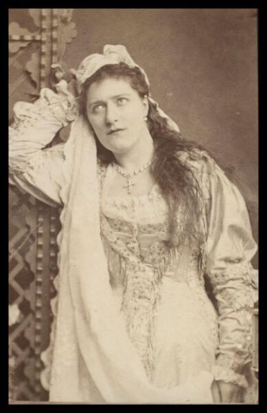 London Stereoscopic and Photographic Company, Guy Little Theatrical Photograph