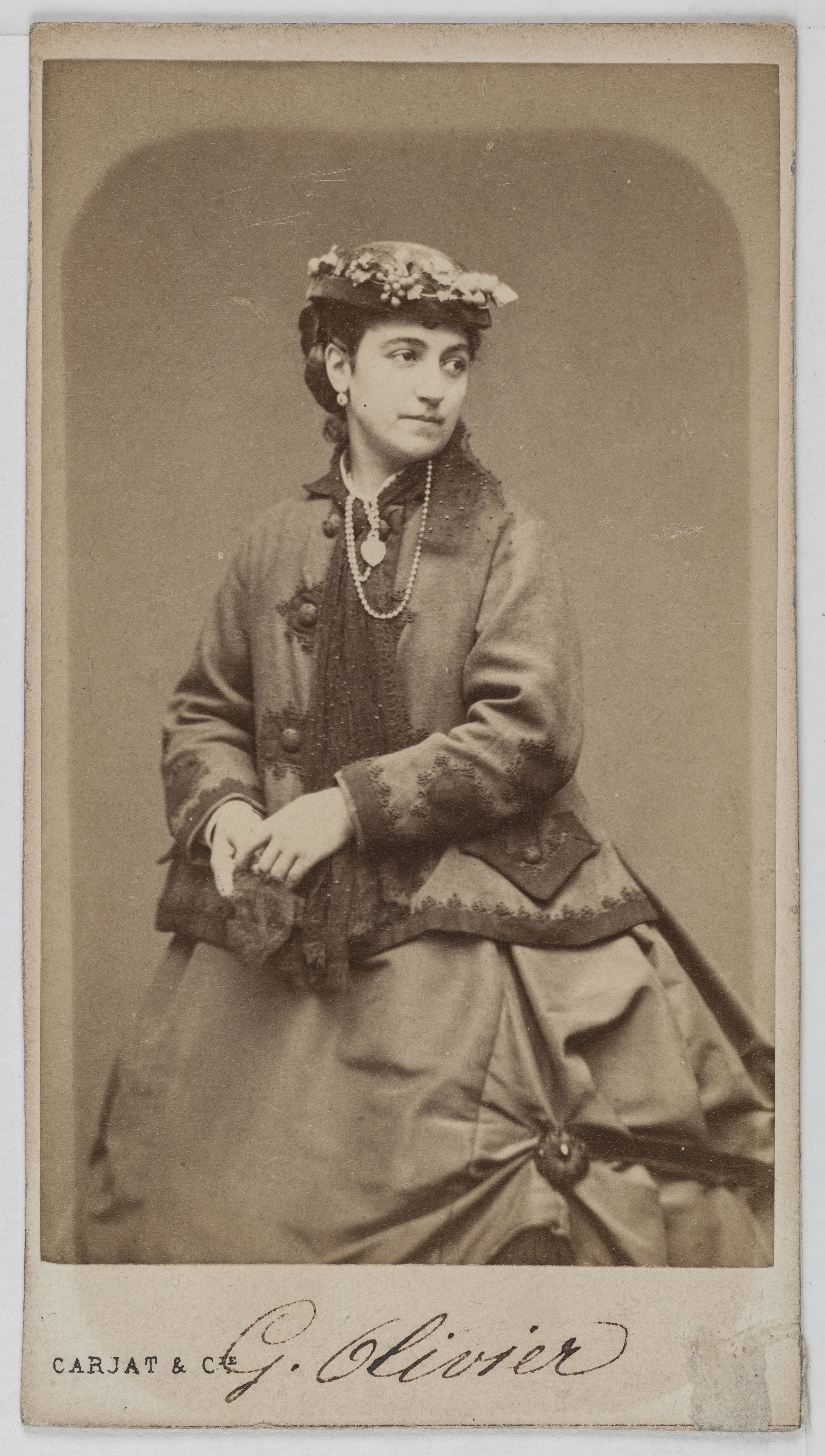 Carjat & Cie, Portrait de Georgette Viguier, dite Georgette Olivier, actrice de théâtre entre 1857 et 1875.