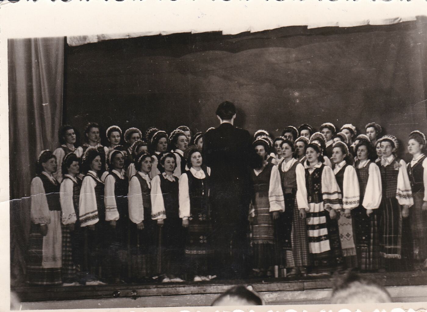 Unknown artist, Lietuvių tremtinių merginų choras