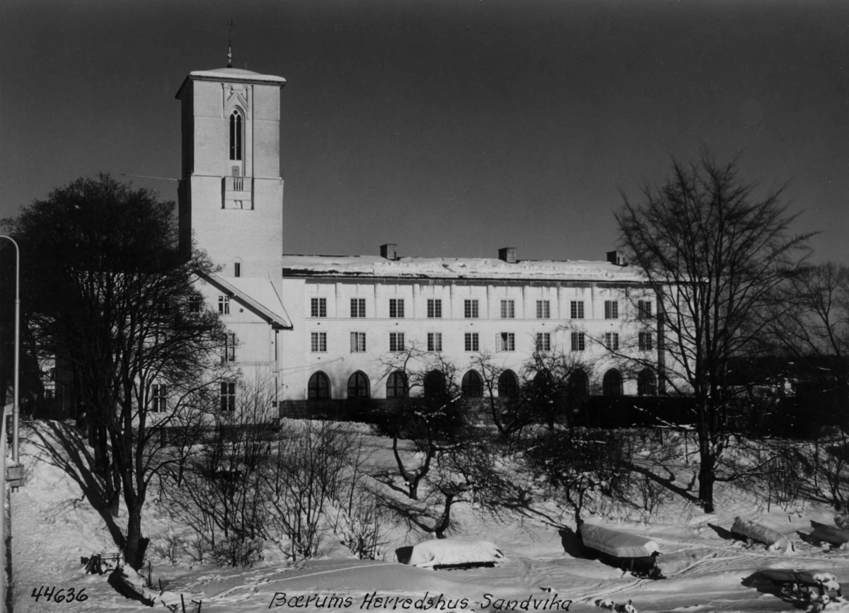 Anders Beer Wilse, Sandvika rådhus, (Bærums herredshus), vinter.