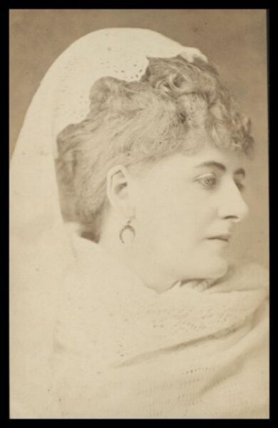 London Stereoscopic and Photographic Company, Guy Little Theatrical Photograph