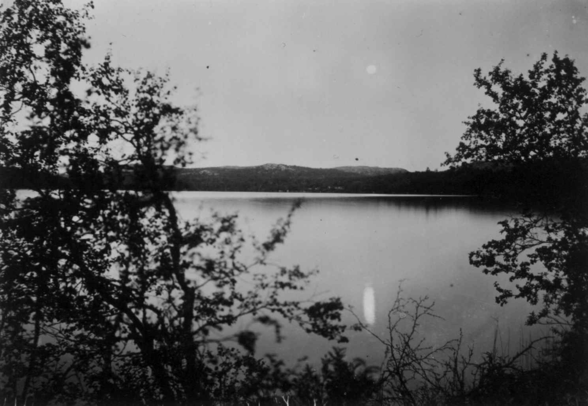 Ellisif Rannveig Wessel, Oversiktsbilde over Bjørnsund, Sør-Varanger, Finnmark, 1890-årene.