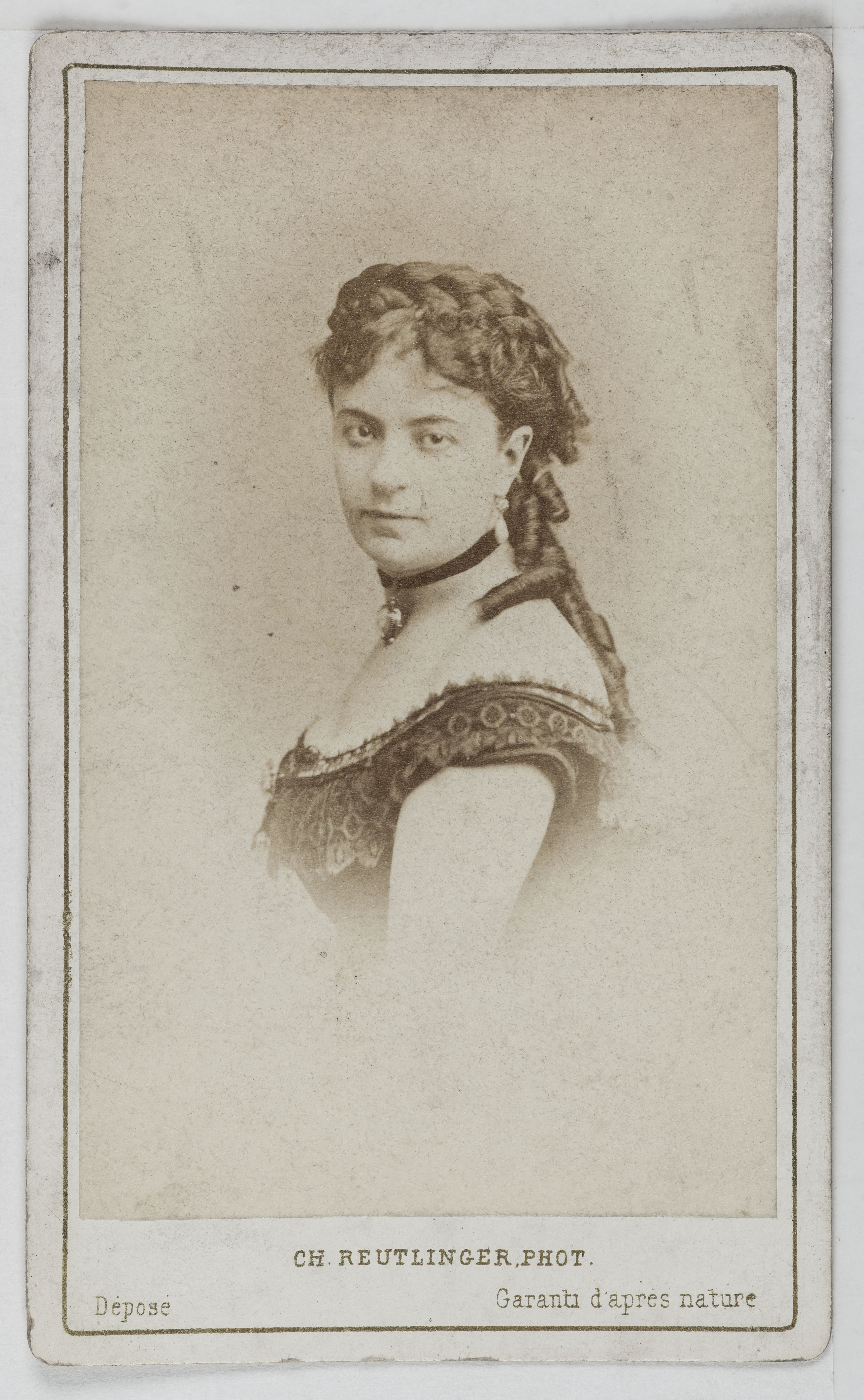 Charles Reutlinger, Portrait de Claire Othon, actrice de théâtre entre 1865 et 1892.