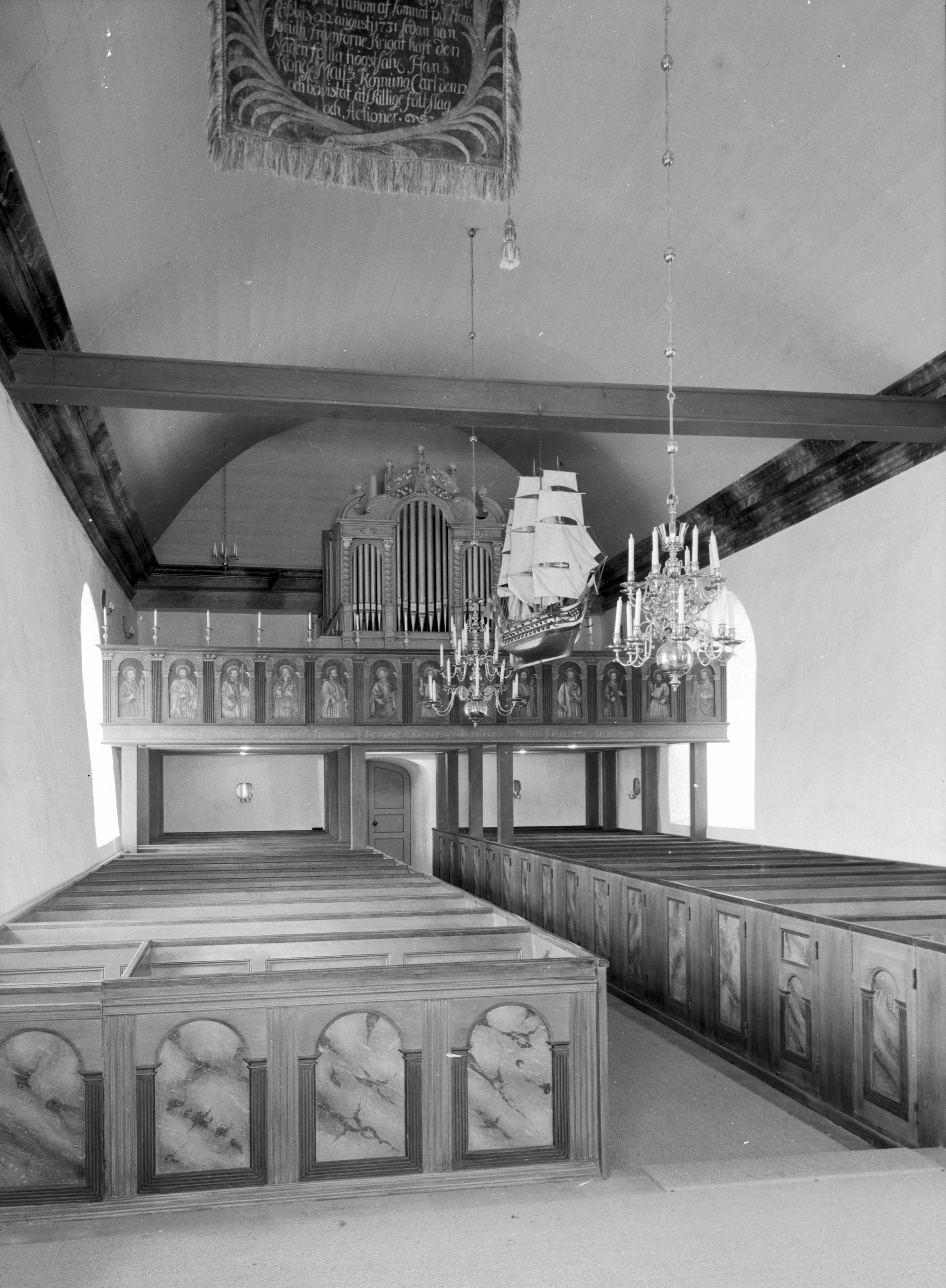 Sören Hallgren, Hålta kyrka