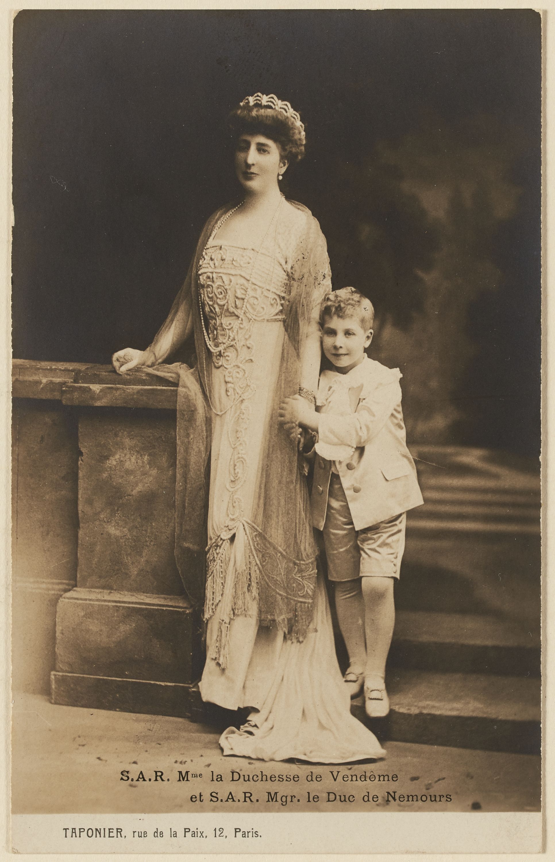 Anonyme, S.A.R. Mme la Duchesse de Vendôme /et S.A.R. Mgr. le Duc de Nemours