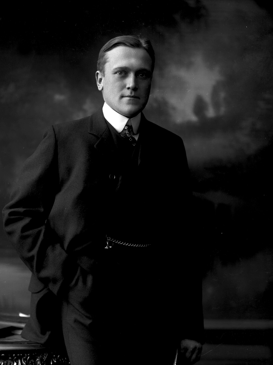 Gustav Borgen, NFB.10073