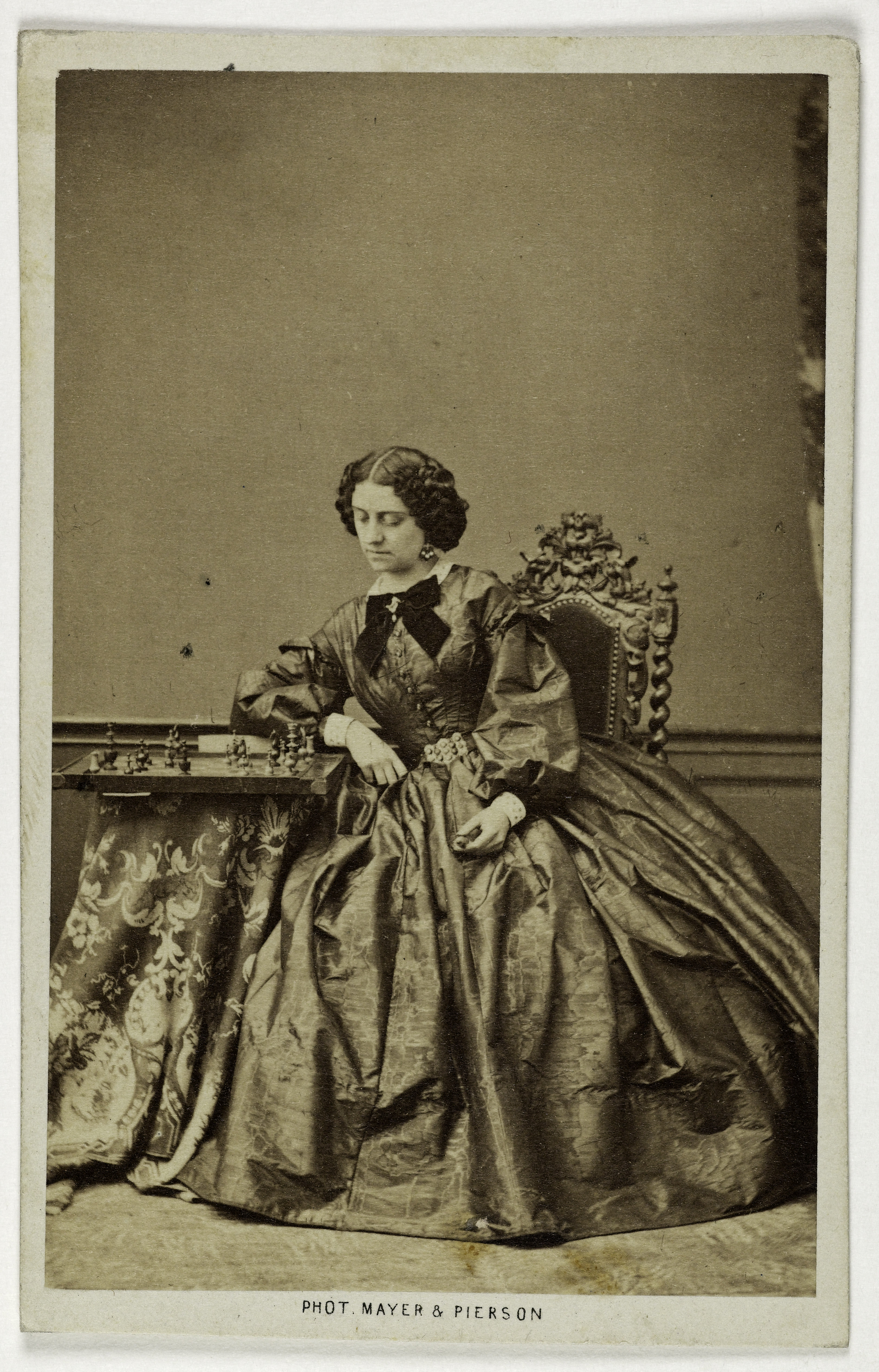 Mayer Frères et Pierson, Portrait de Guichard, danseuse (Porte de St Martin et Opéra)
