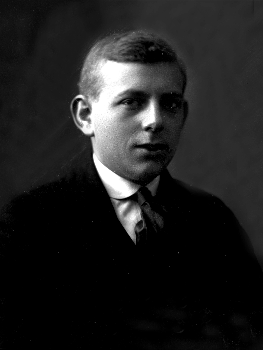 Gustav Borgen, NFB.05842