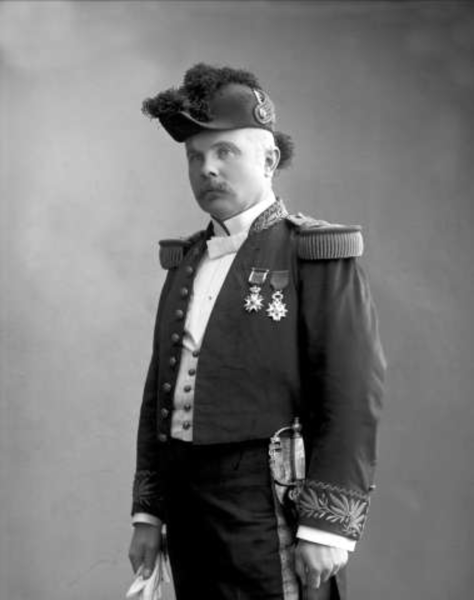 Gustav Borgen, Portrett, Peter Martin Ragnar Ottesen (1857-1927), i uniform for generalkonsul ved det felles norsk-svenske konsulatvesen. Fotografert 1904.