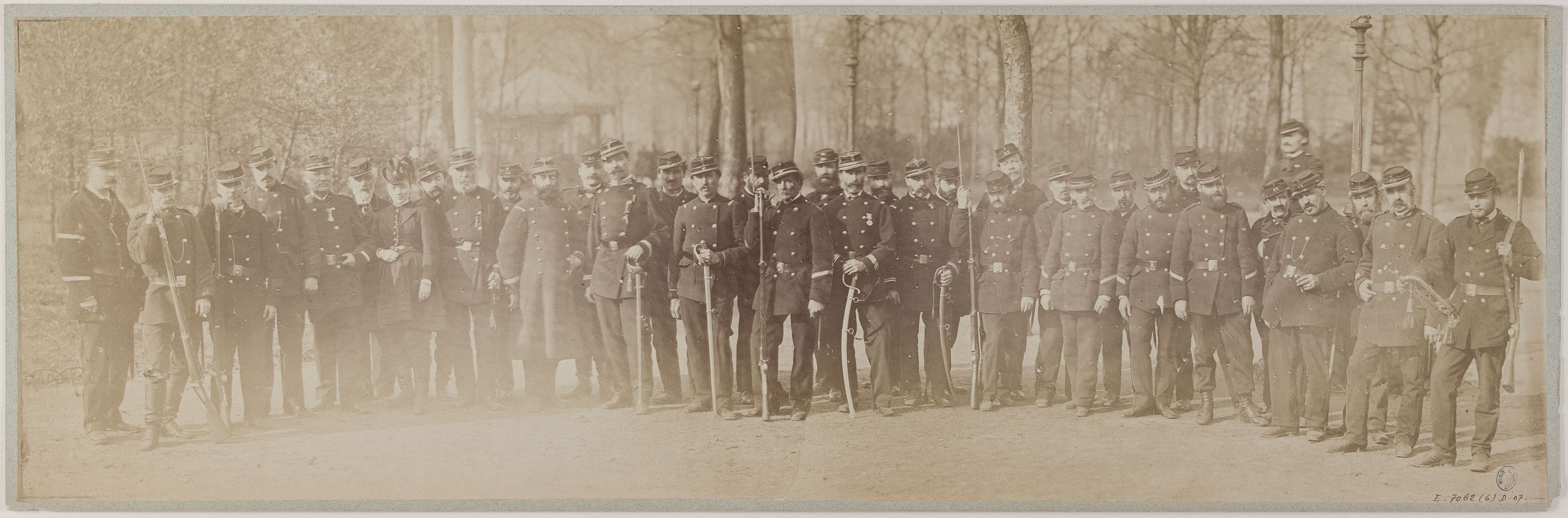 André-Adolphe-Eugène Disdéri, Panaroma : portrait de groupe de soldats