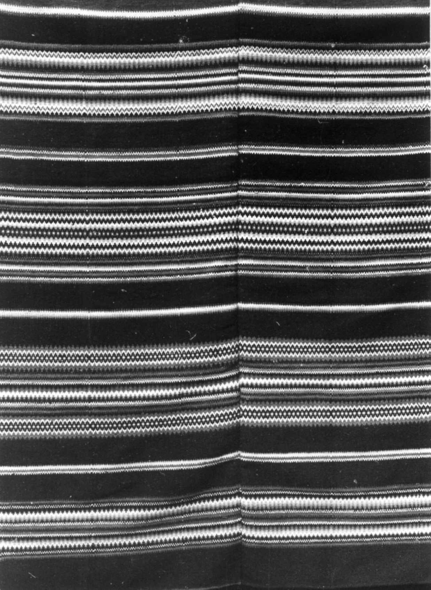 Anna Grostøl, Teppe, krokbragd. Fiane, Gjerstad, Aust-Agder 1938.