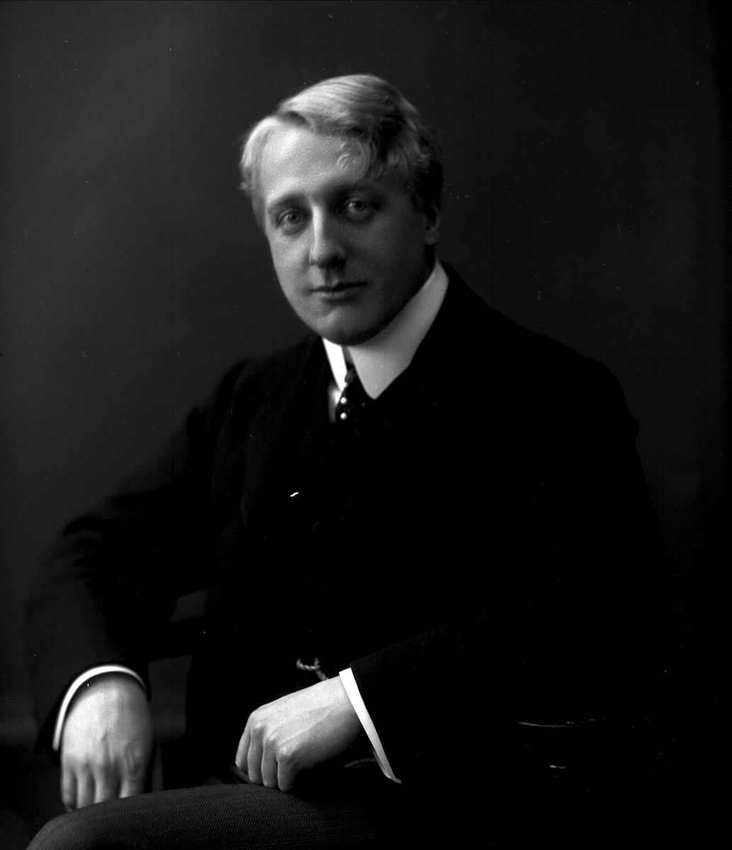 Gustav Borgen, Portrett, dirigent og musiker Birger Hammer.