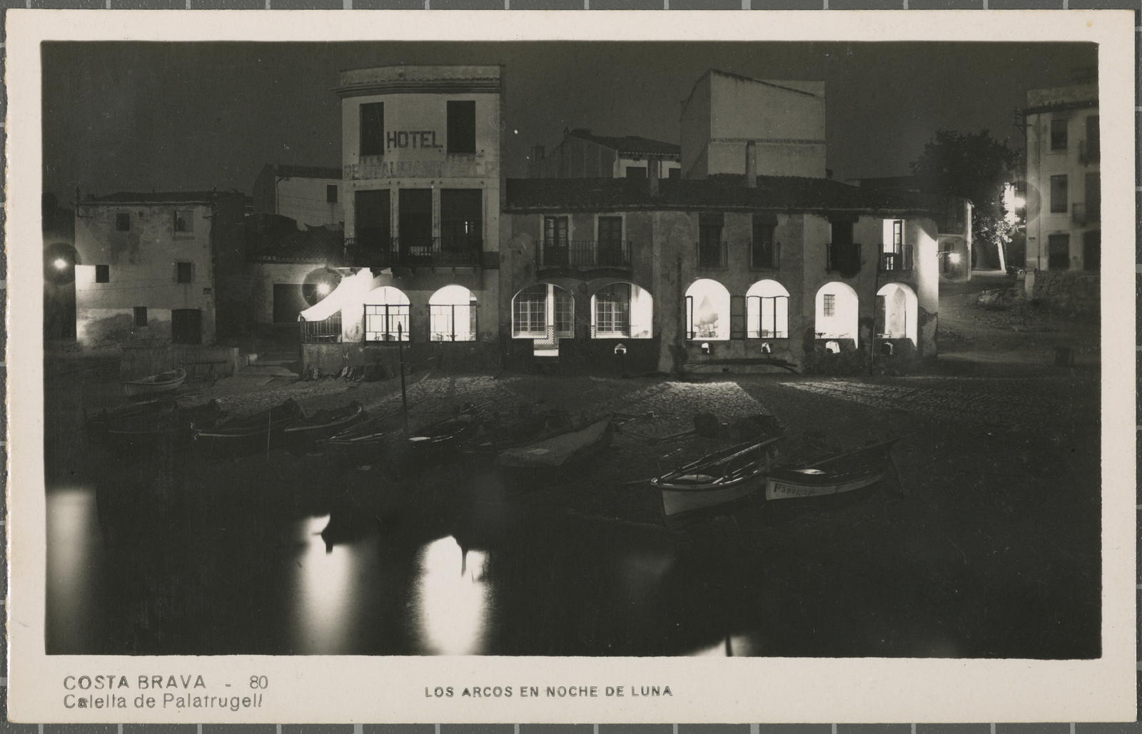 Desconegut, Costa Brava - 80 Calella de Palafrugell. Los arcos en noche de luna