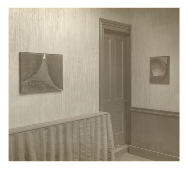 Alfred Stieglitz, Room to Right - Wall to left looking straight ahead