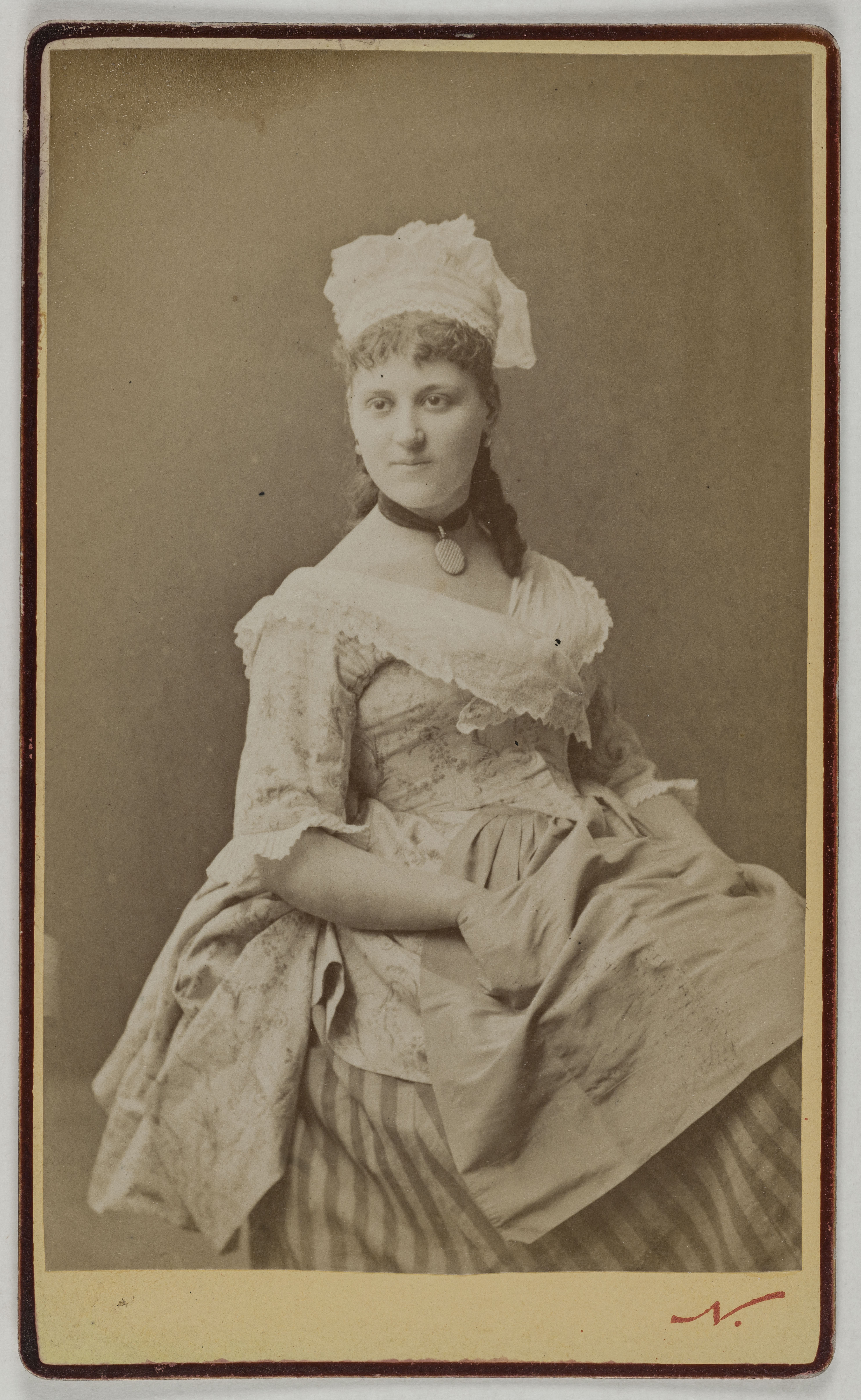 Atelier Nadar, Portrait de Desalle, (actrice)